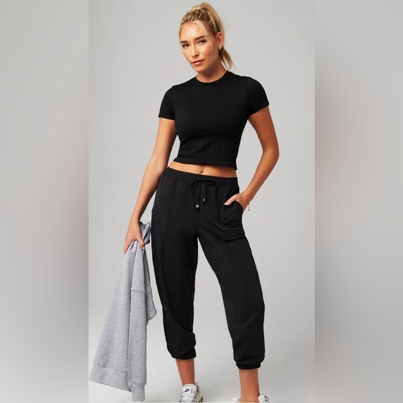 Fabletics Seamless Baby Tee black NWT size S - Picture 7 of 7